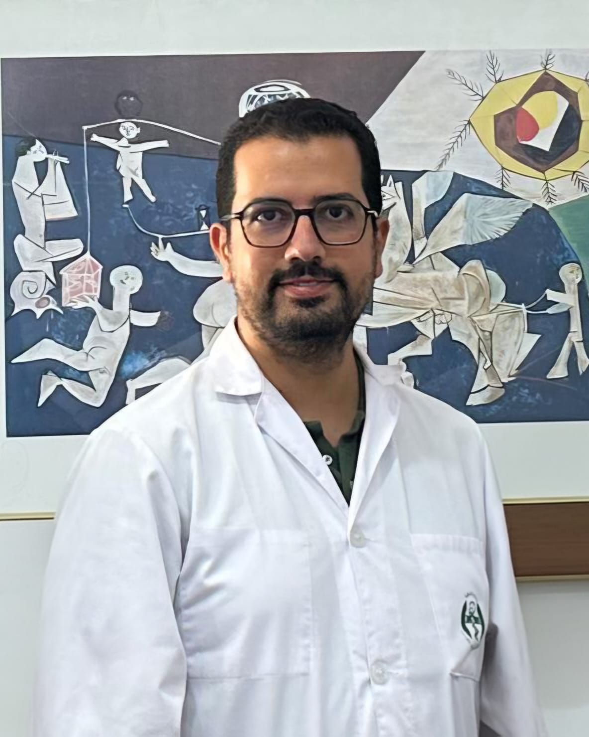 الدكتور هارون الڨرمـازي — جراح عام